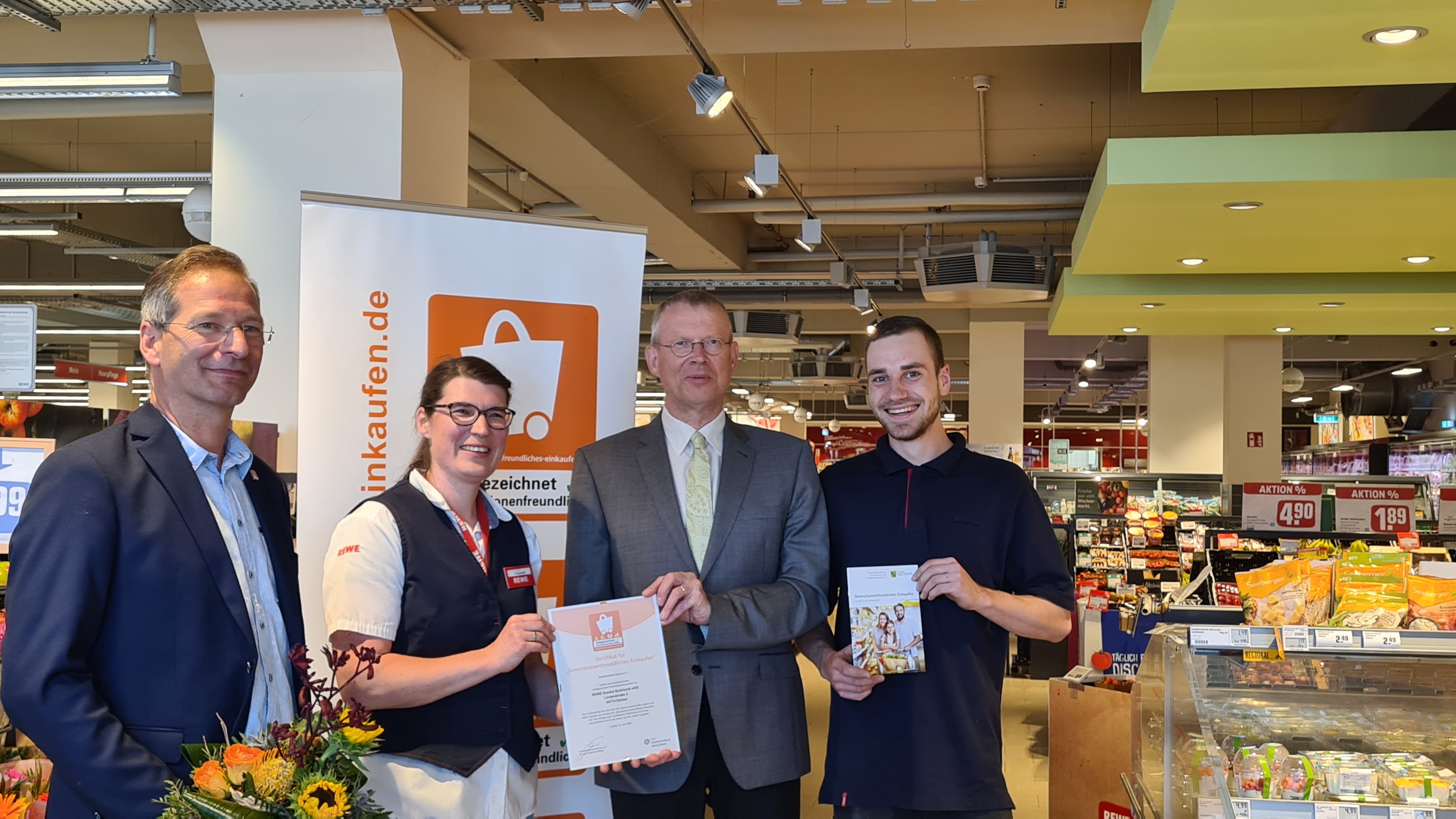 REWE Burkhardt erhält das Qualitätszeichen "Ausgezeichnet Generationenfreundlich"
